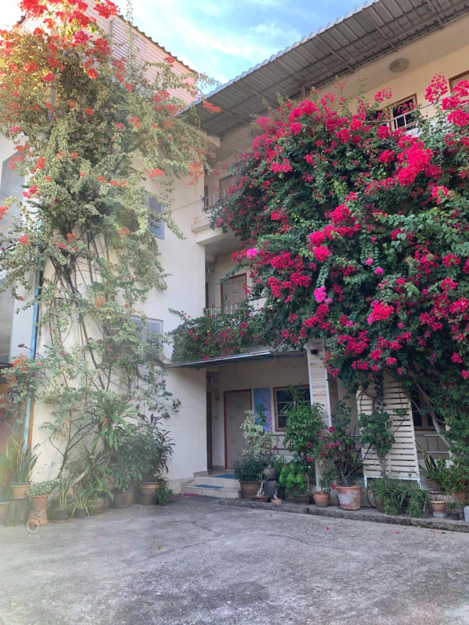 Pikul Apartment Hotel Nong Khai Esterno foto